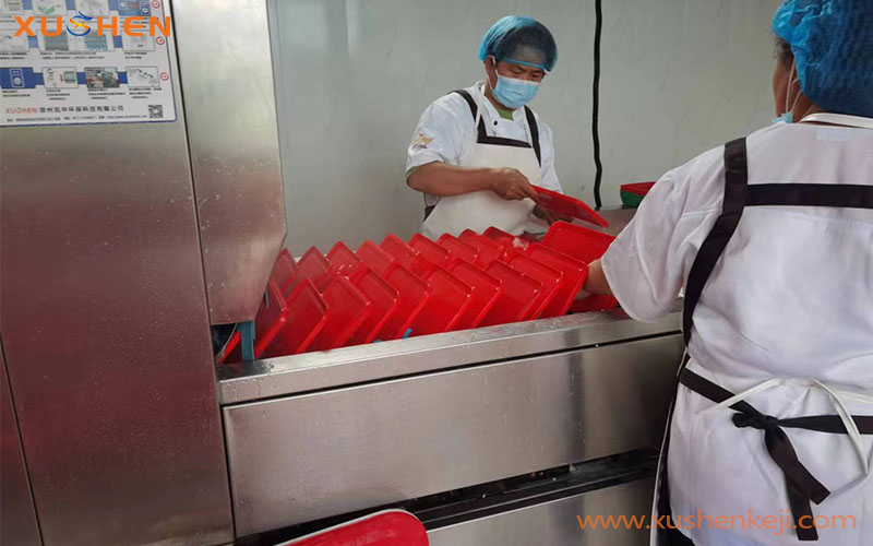 大型洗碗機(jī)，中央廚房洗碗機(jī)，客戶使用現(xiàn)場